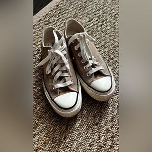 EUC CONVERSE Tan Chuck 70 Low-Top Sneakers